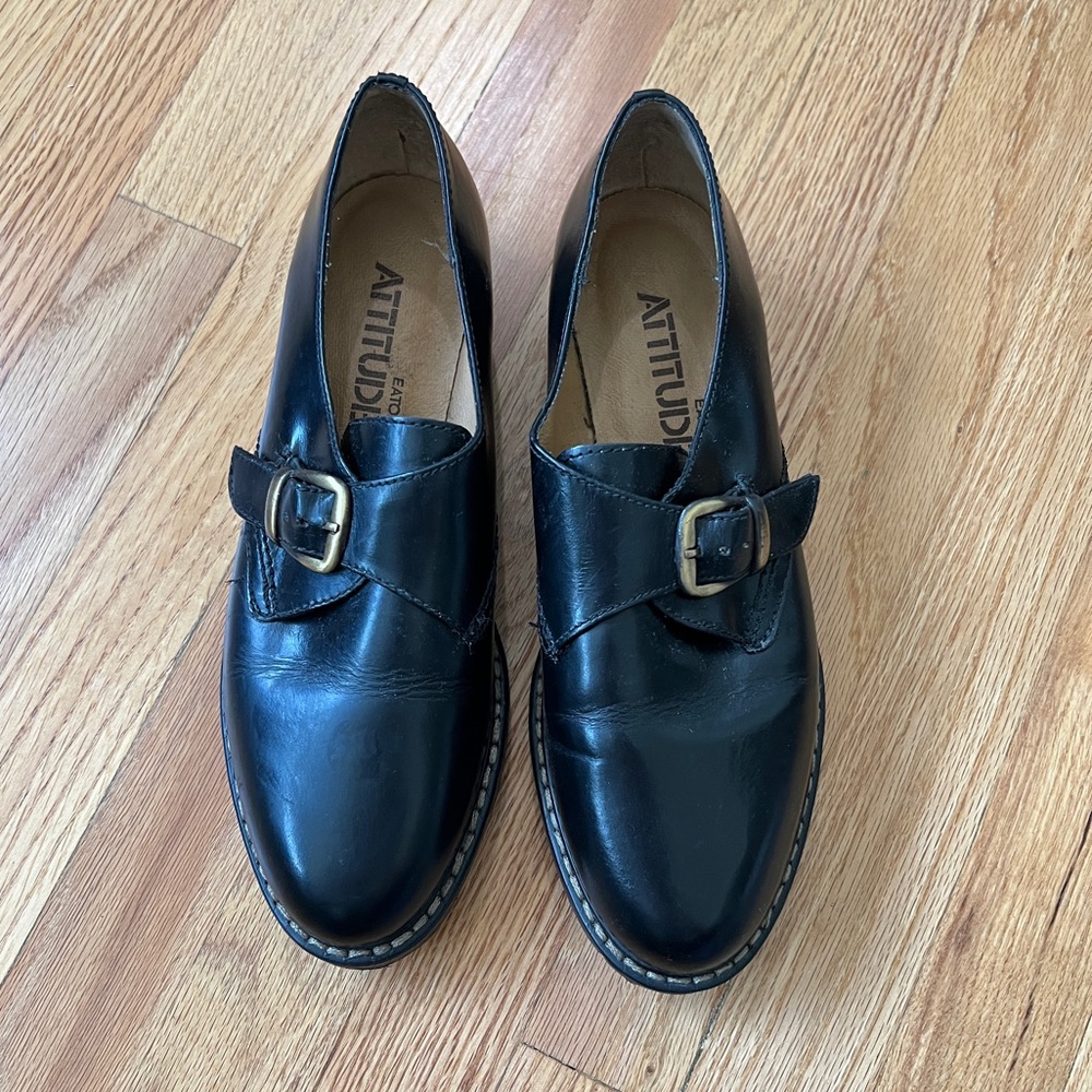 Vintage Eaton Attitude leather loafer w buckle